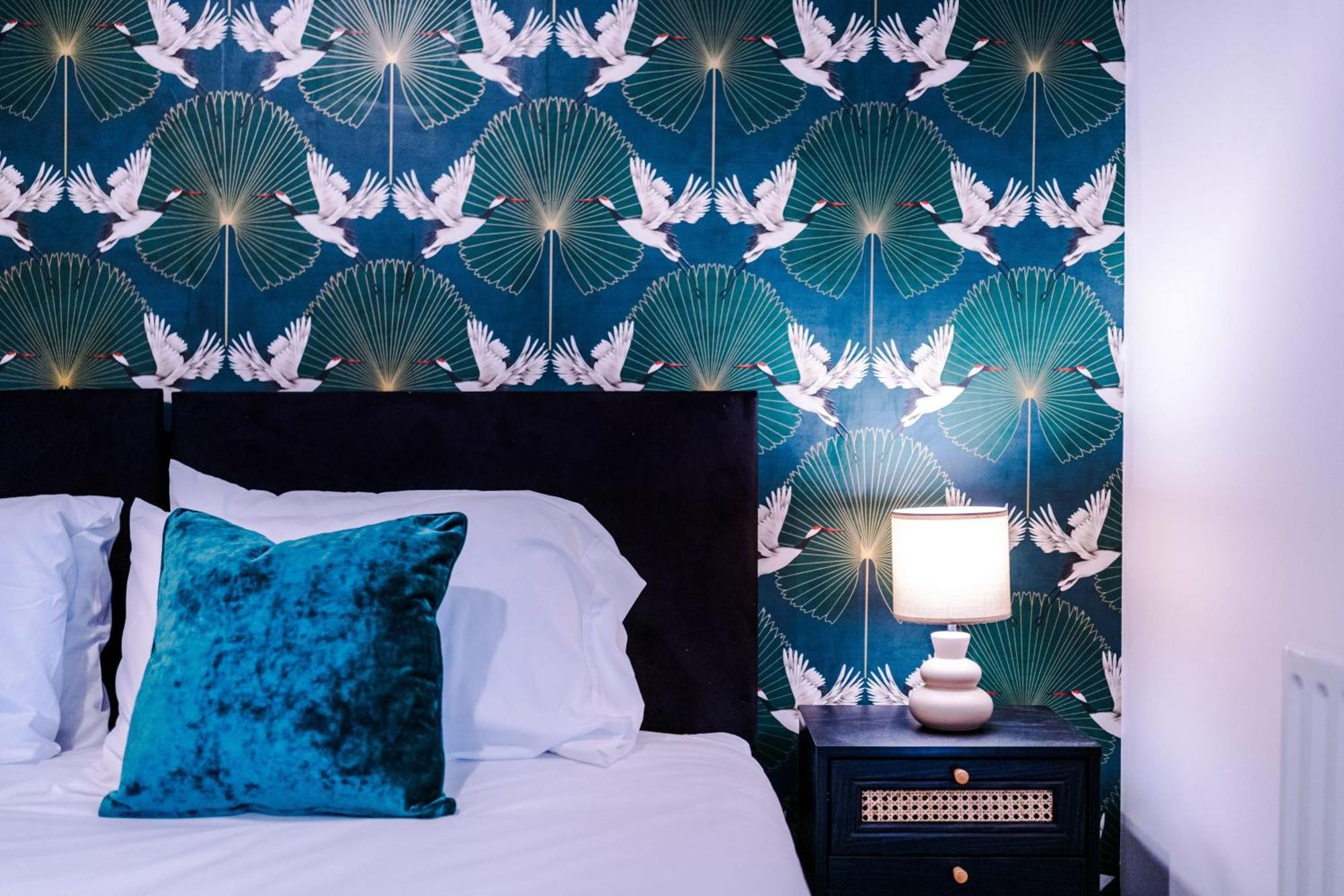 Вилла Rest&Recharge At A Spacious Townhouse By The Etihad Манчестер Экстерьер фото