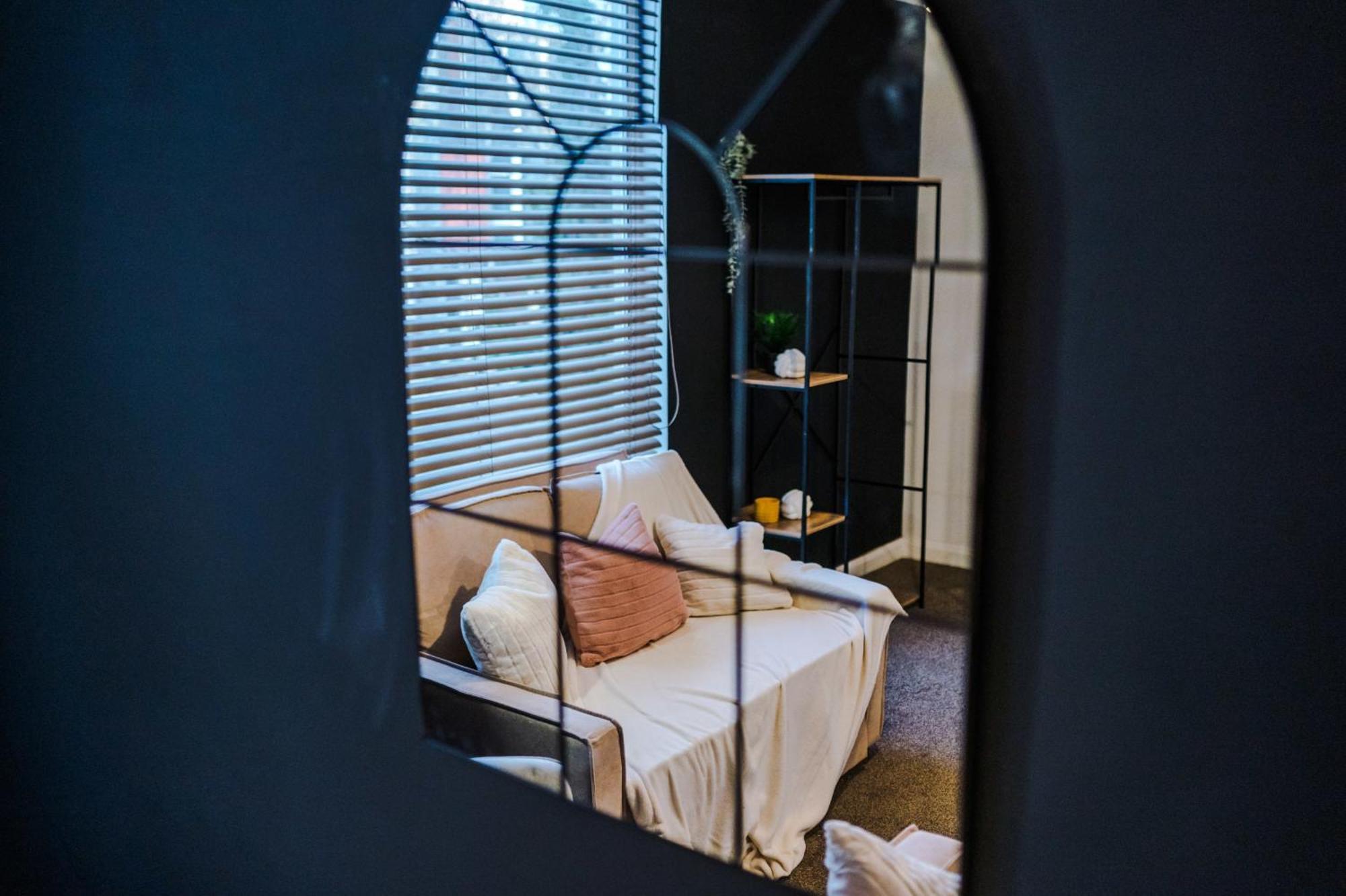 Вилла Rest&Recharge At A Spacious Townhouse By The Etihad Манчестер Экстерьер фото