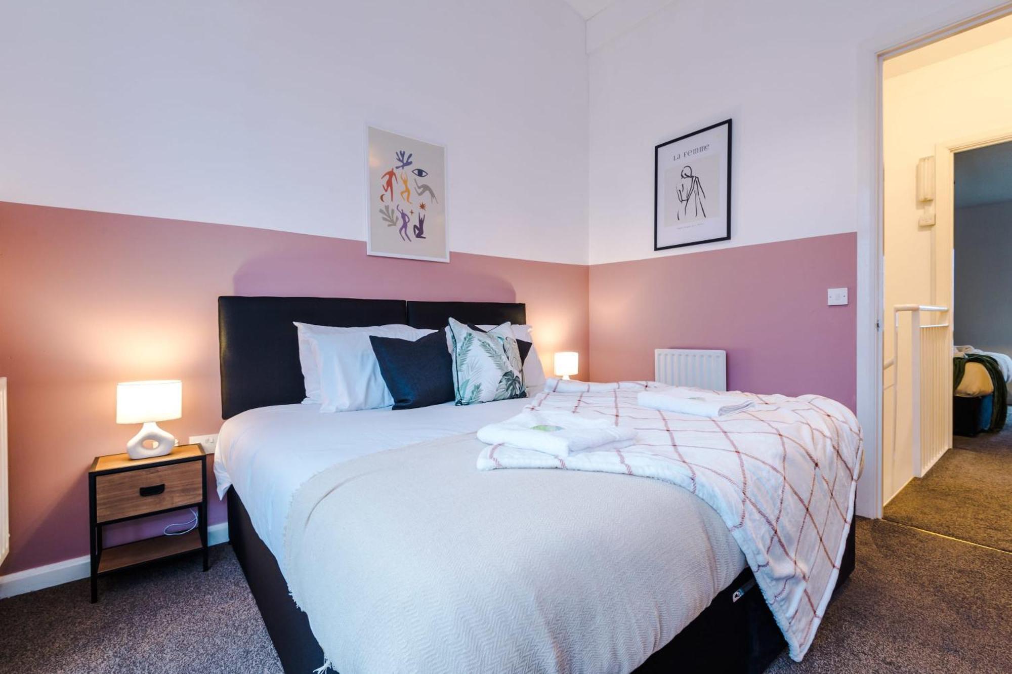 Вилла Rest&Recharge At A Spacious Townhouse By The Etihad Манчестер Экстерьер фото