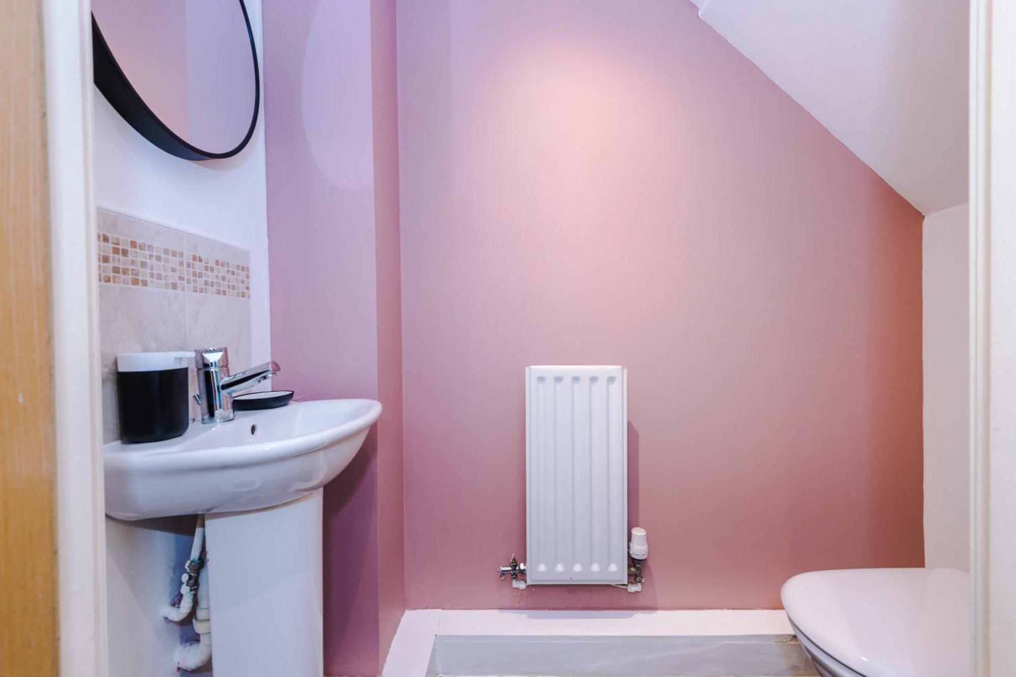Вилла Rest&Recharge At A Spacious Townhouse By The Etihad Манчестер Экстерьер фото