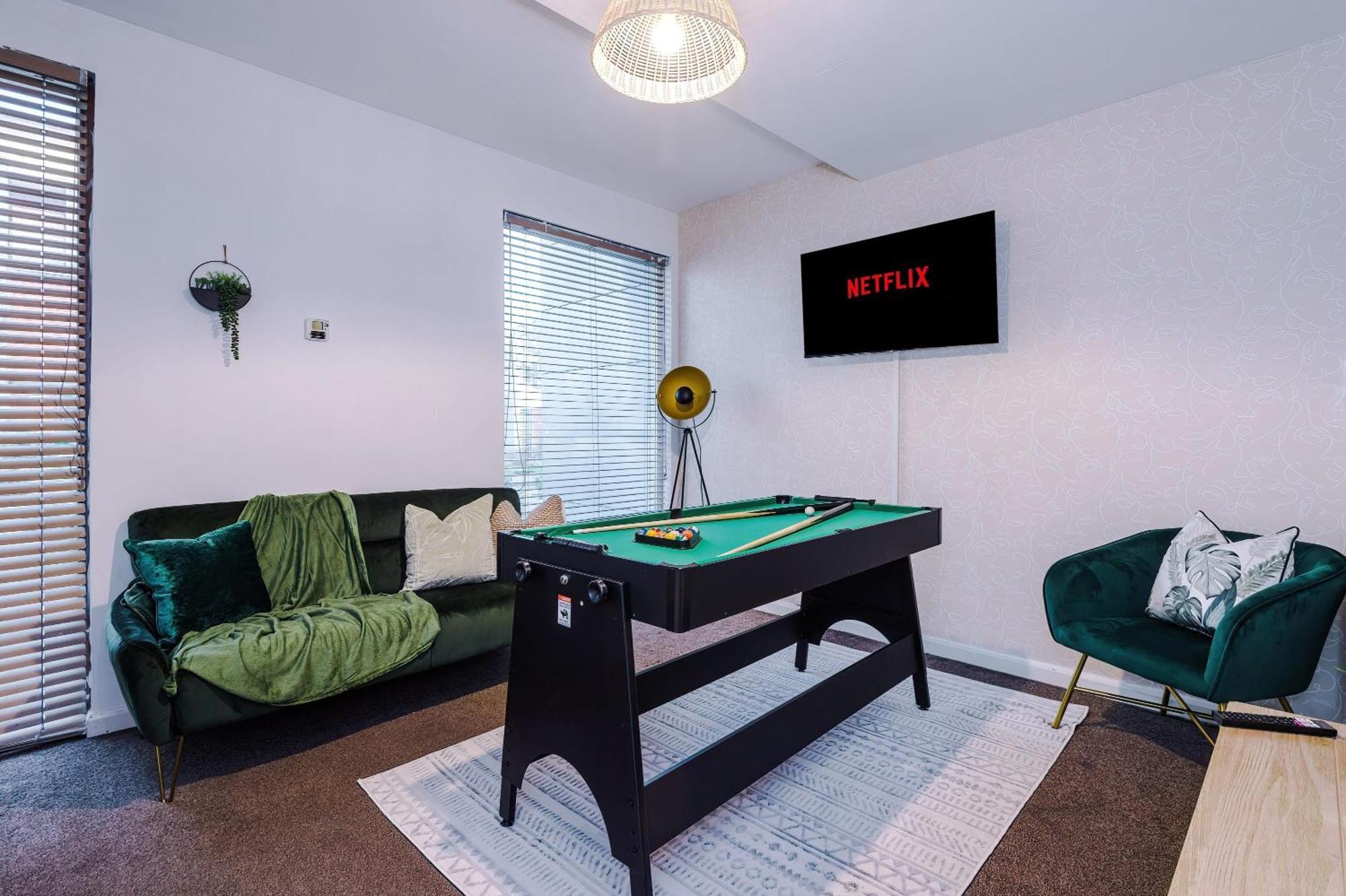 Вилла Rest&Recharge At A Spacious Townhouse By The Etihad Манчестер Экстерьер фото